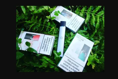 EVOVE Pod System - JUUL at the minimum, by Evovevape REVIEWS OF NEW PRODUCTS OF ELECTRONIC SOARING / APRIL 12, 2019 10:55 P.M. EVOVE Pod System - JUUL at the minimum, by Evovevape Good evening, dear vapers, connoisseurs of delicious electronic vapor, guests of our site and all those who are interested in the topic of electronic cigarettes. For the upcoming dream, I would like to tell you about the next device. Surely, each of you noticed that some modern devices for vaping remotely remind us of the devices that we are used to seeing, there are no box mods, ordinary mods, atomizers, windings and other things. The modern market is flooded with the so-called "sub-systems", which are increasingly discussed even by advanced vapers. It is unfortunate that someone exchanges powerful mods for such electronic devices and at the same time considers himself a vaper. Well, okay, this is all a digression, today I’ll tell you about another new product, which is about to burst into all the stores, who specialize in selling devices for vapers. Today, our guest is a company that has just appeared on the market and has not yet had time to establish itself in wide circles, well, everyone once started this way and you need to start somewhere and build on something. A start has been made and the first device from these guys is a small compact device calledEVOVE. EVOVE Pod System - JUUL at the minimum, by Evovevape EVOVE Pod System - JUUL at the minimum, by Evovevape EVOVE Pod System - JUUL at the minimum, by Evovevape EVOVE Pod System - JUUL at the minimum, by Evovevape Well, our first glance falls on the packaging, and then we get acquainted with the contents. We will also first look at how the developers of the company serve their product. You know there’s nothing special to look at, this device is packaged in a small rectangular cardboard box. On the box you can immediately see the image of the device itself, on the back there are the main characteristics and features of the device. Also on the box there are warning labels. It is worth noting immediately that you will immediately need to buy a box of cartridges, since in the box in addition to the device itself you will find only instructions and one cartridge, which obviously will not last you a long time. Do not forget that the box also has a cable for recharging the device. On this with a complete set, perhaps, you can finish.